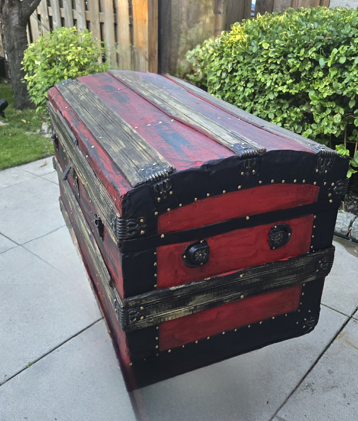 Antique Style Red and Gold  Steamer Trunk - photo 3