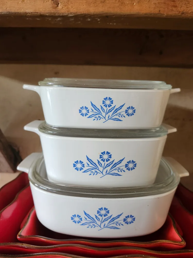 Pre 1998 Vintage Corning Ware Casserole Dishes thumbnail