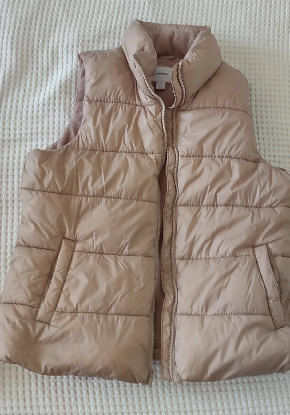 (NEW) Old Navy Puffer Vest thumbnail