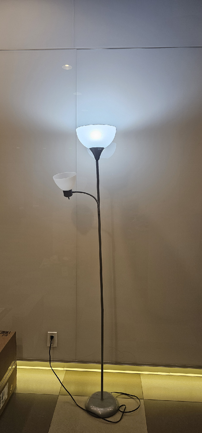 Floor Lamp with Reading Light - photo 4