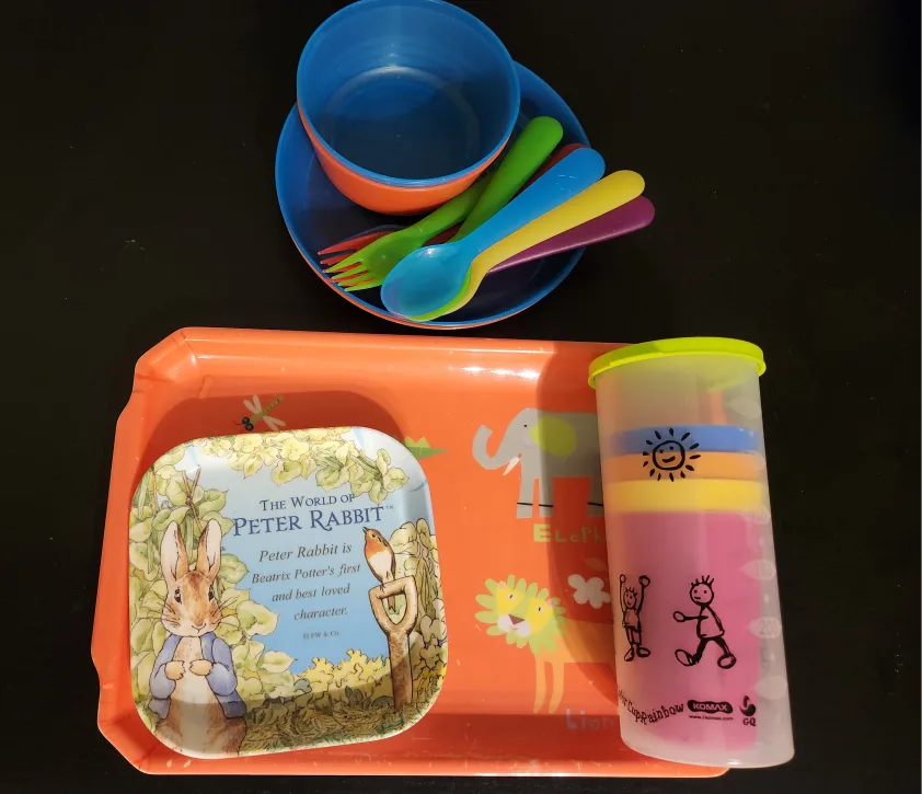 Plastic Trays, Spoons, Forks, Cups, and Bowls thumbnail