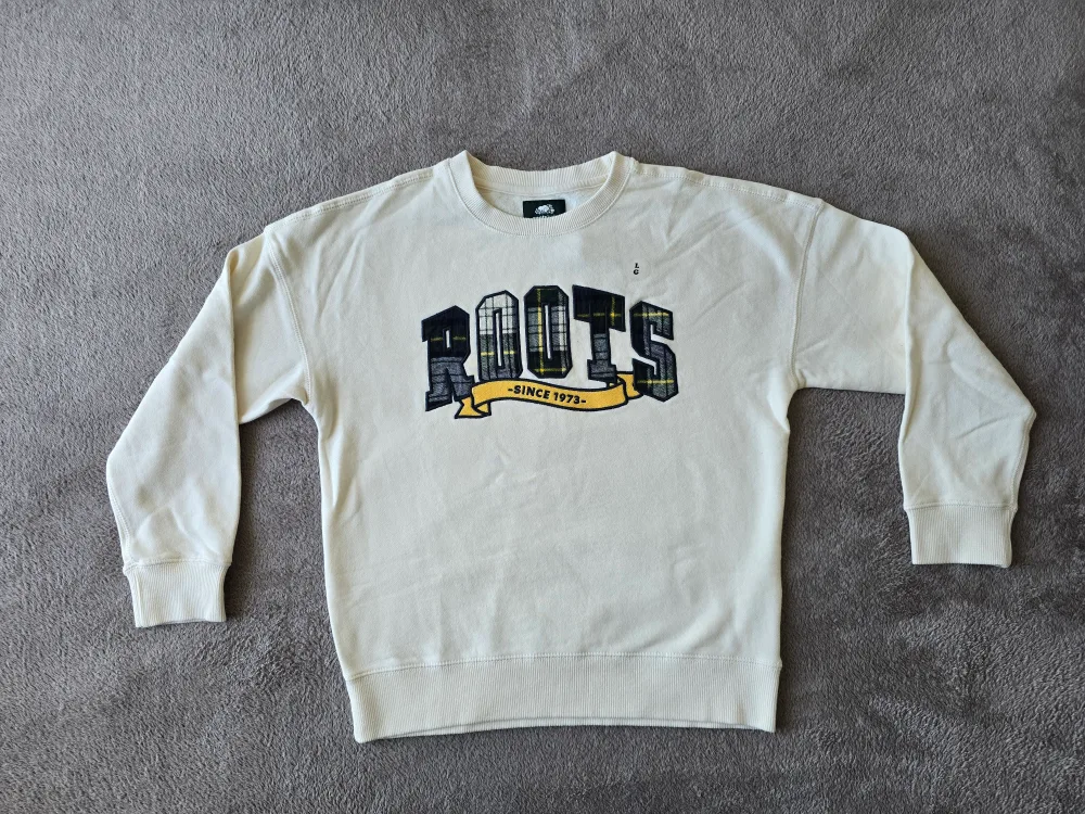 Roots Kids Cream Sweatshirt - Size L (9-10 yrs)