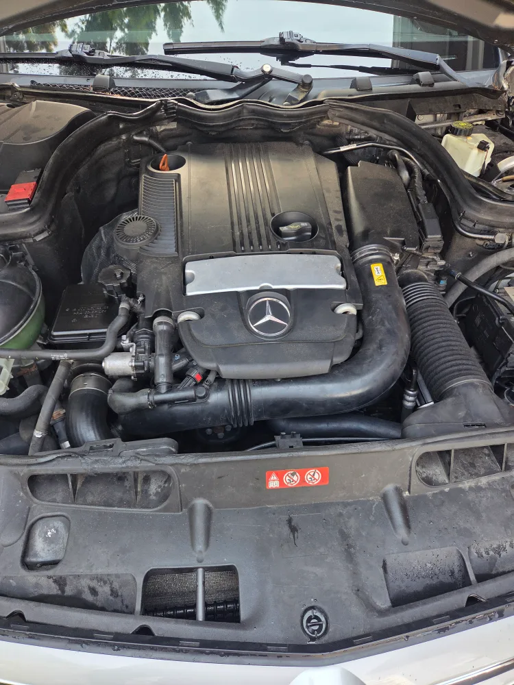 Mercedes-Benz C250 4MATIC image indicator(10)