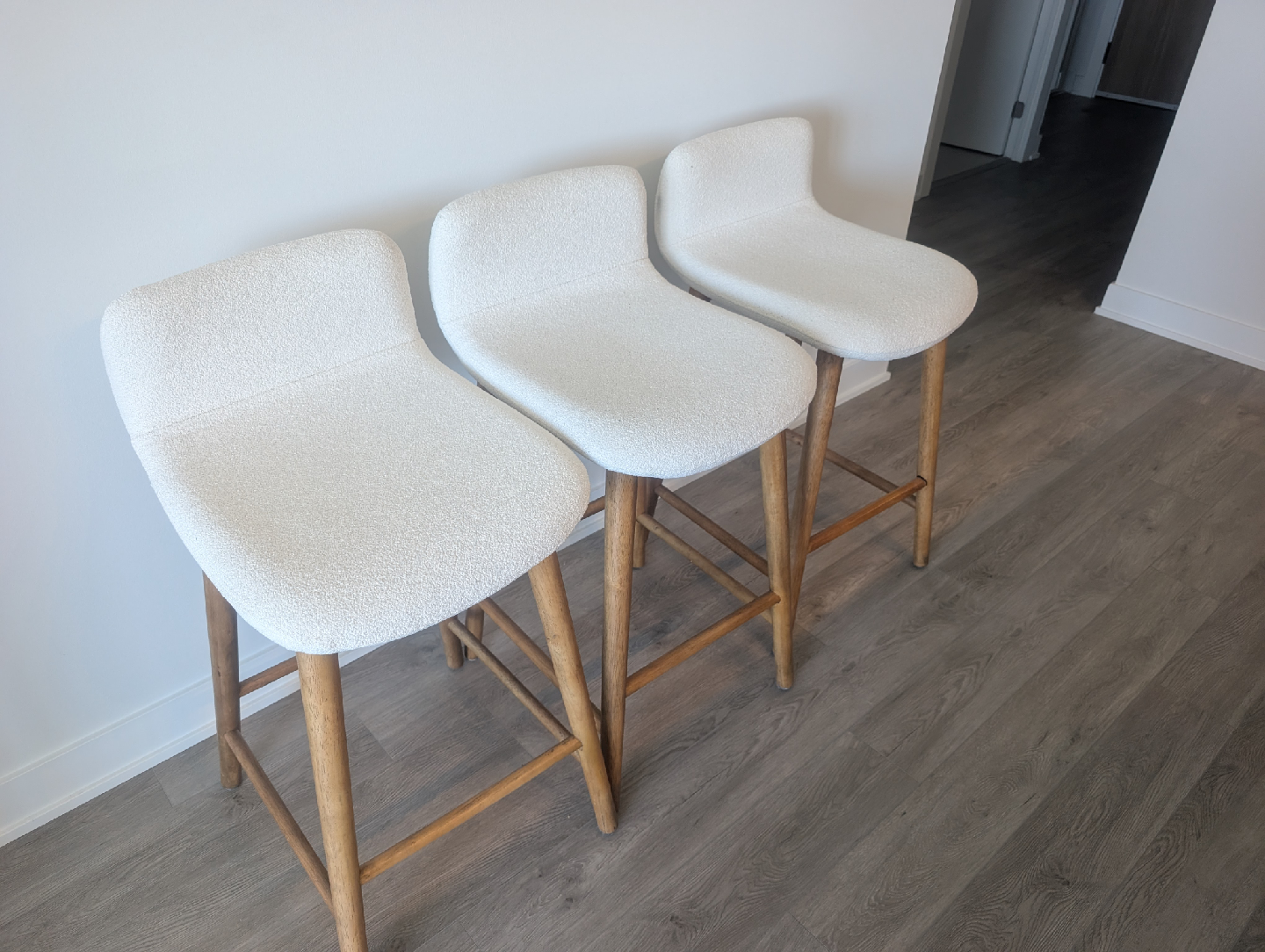 Set of 3 White Boucle Bouclair Bar Stools - photo 2