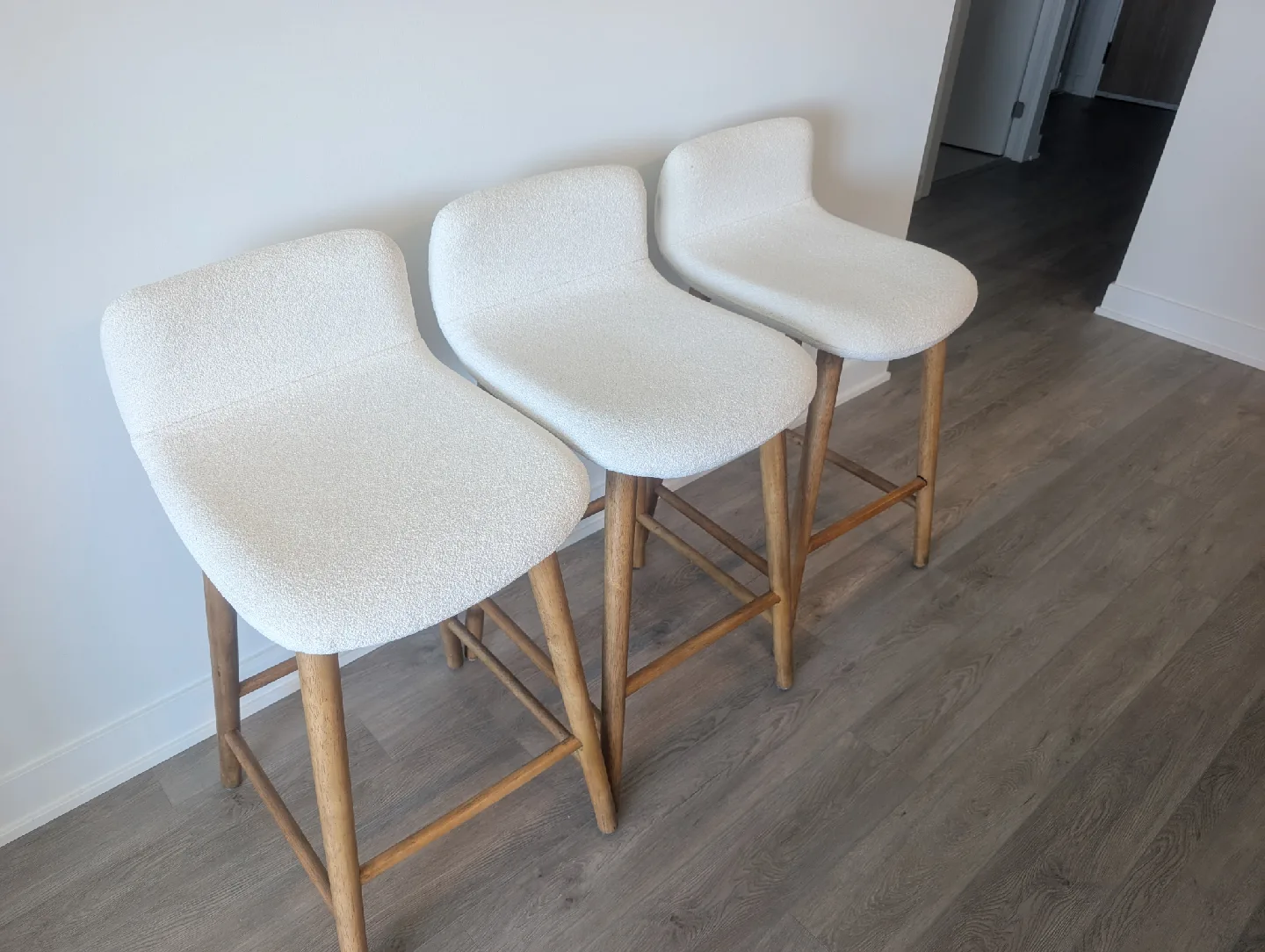 Set of 3 White Boucle Bouclair Bar Stools image indicator(2)