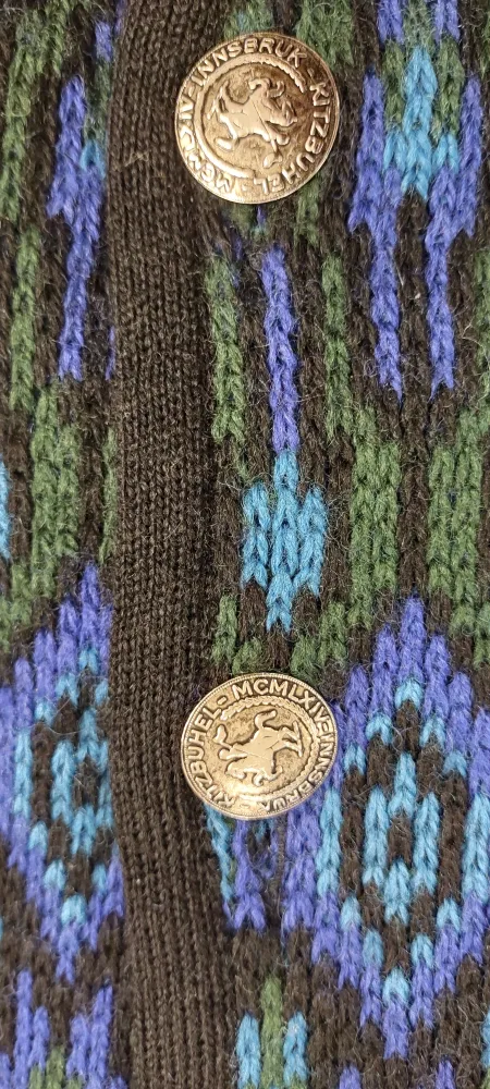 (NEW) Vintage Narvyk Pure Virgin Wool Cardigan image indicator(4)