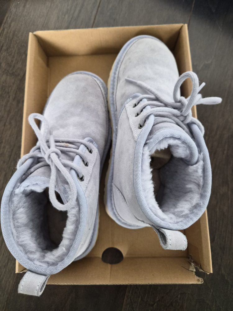 UGG Neumel Women's Boots - Size 6 - photo 4