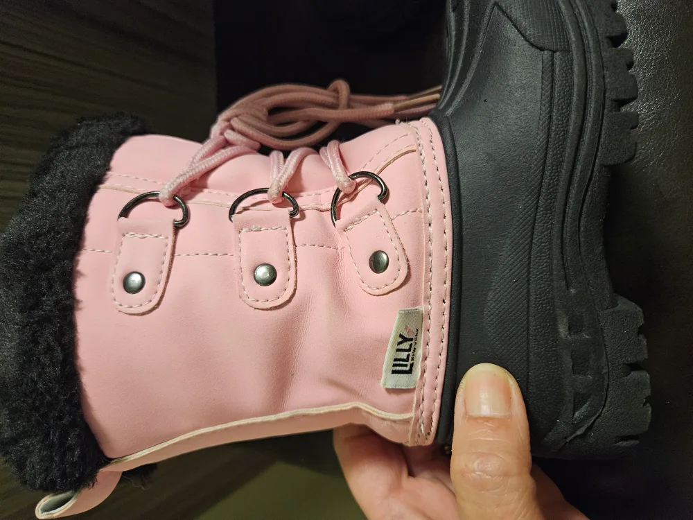 Lilly Pink & Black Winter Boots - Size 5 image indicator(2)