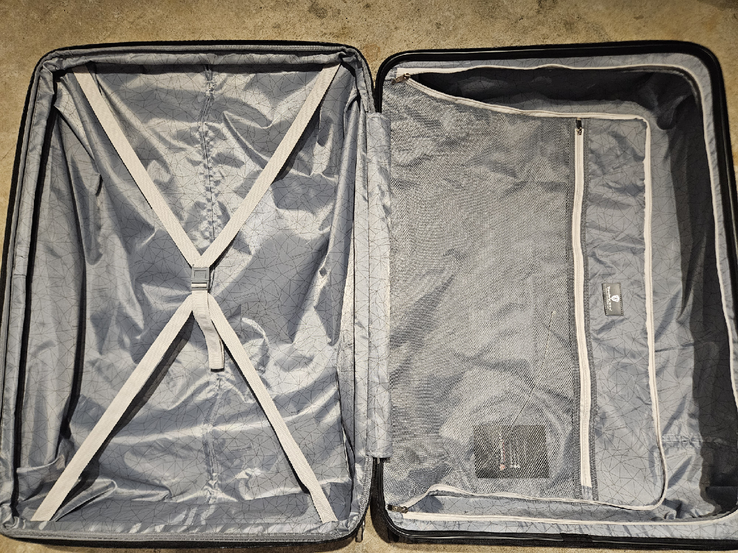 Traveler's Choice White Hardside Luggage - photo 3