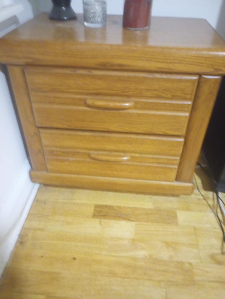 Wooden Dresser & Nightstand Set - photo 3
