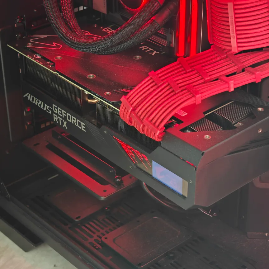 RTX 3080 Ti Aorus Master GPU with built-in display image indicator(2)