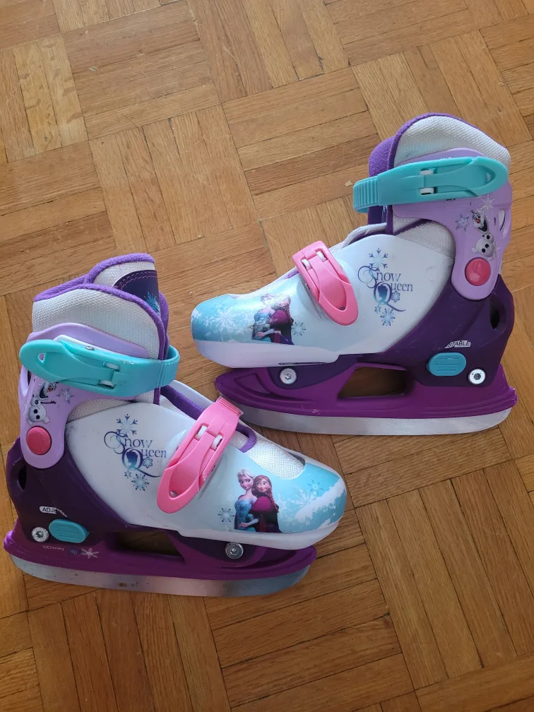 Girls skates thumbnail