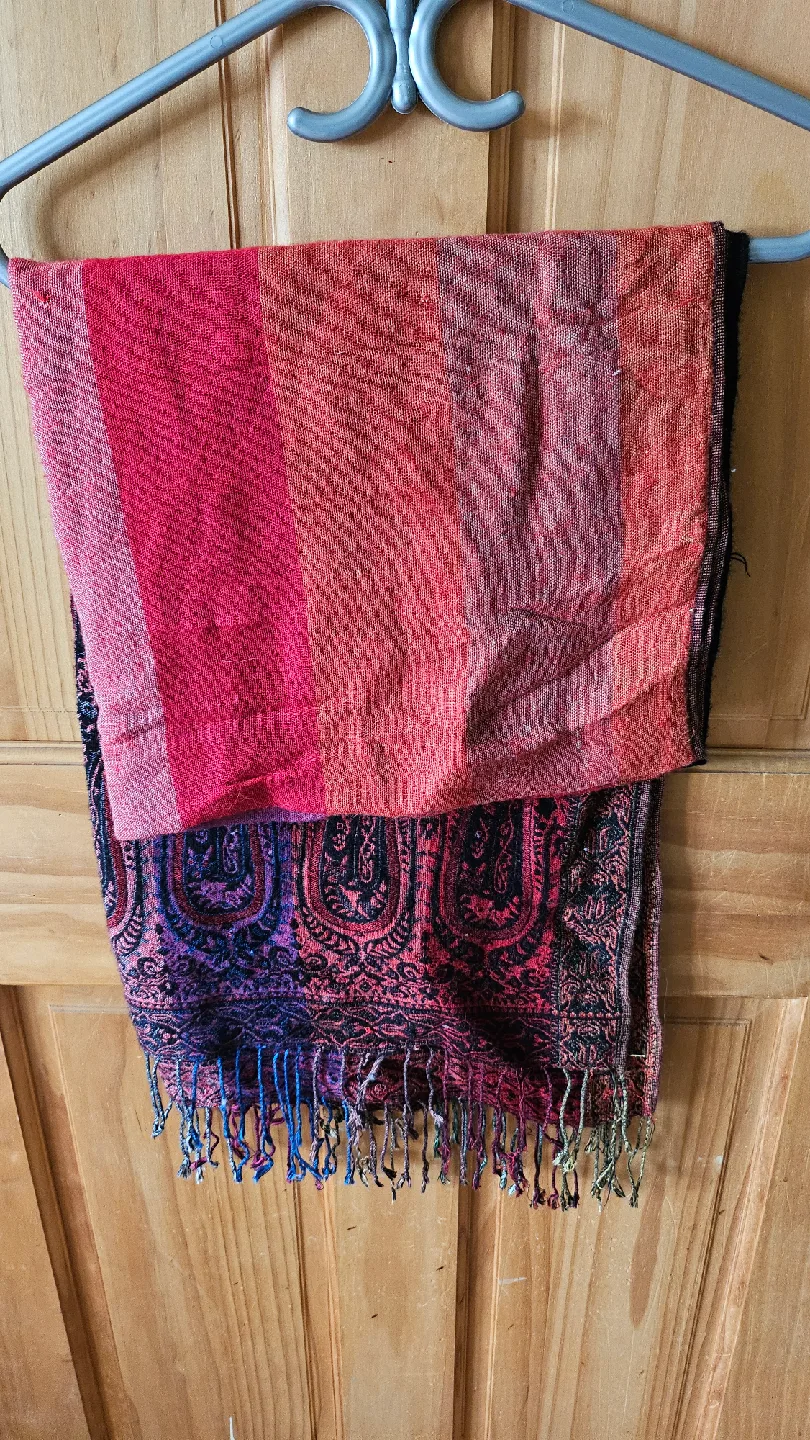 Orange, Red, and Pink Patterened Pashmina image indicator(2)