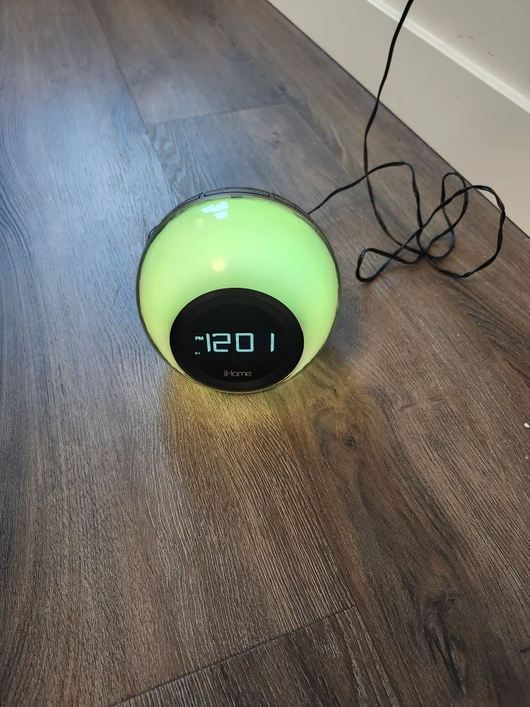iHome Color Changing Bluetooth Clock Radio 🥕 image indicator(3)