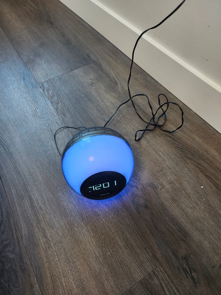 iHome Color Changing Bluetooth Clock Radio 🥕 image indicator(4)