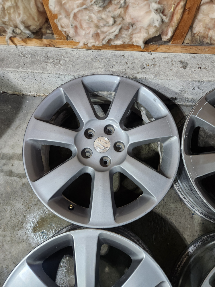 (4)-18 Inch Alloy Rims 5x114.3 Off 2010 Suzuki Grand Vitara - photo 5