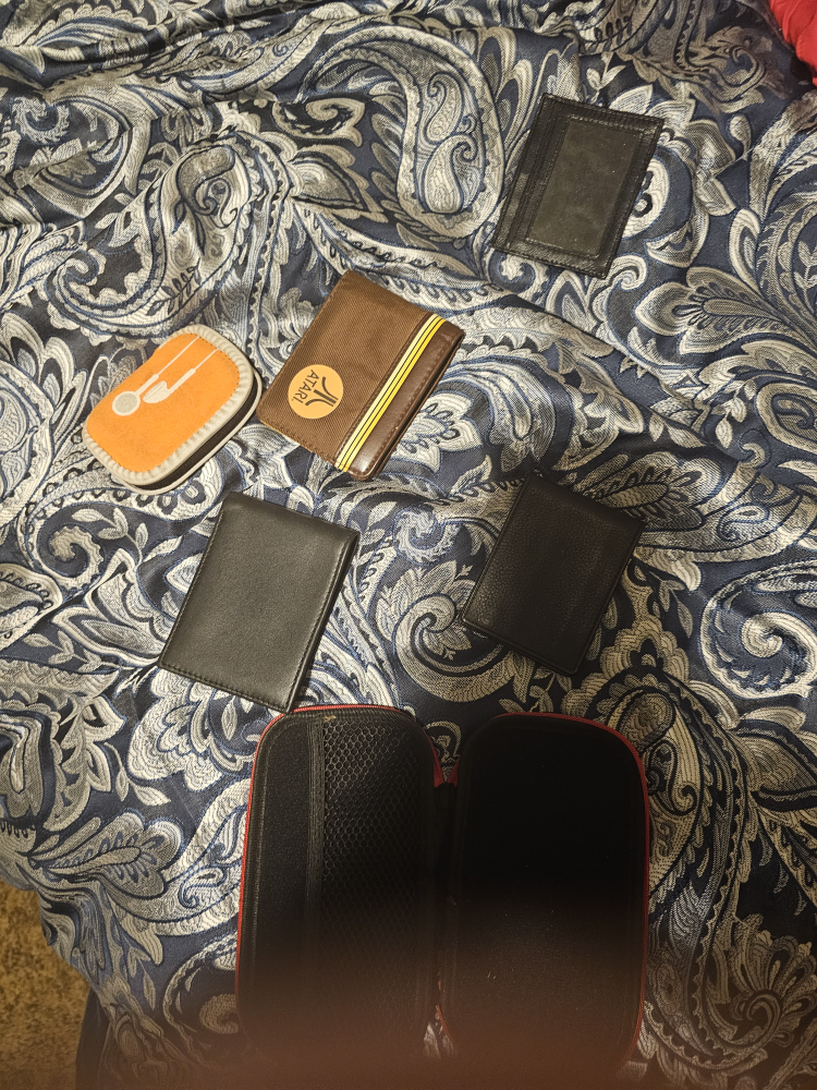 wallets  many styles - photo 2
