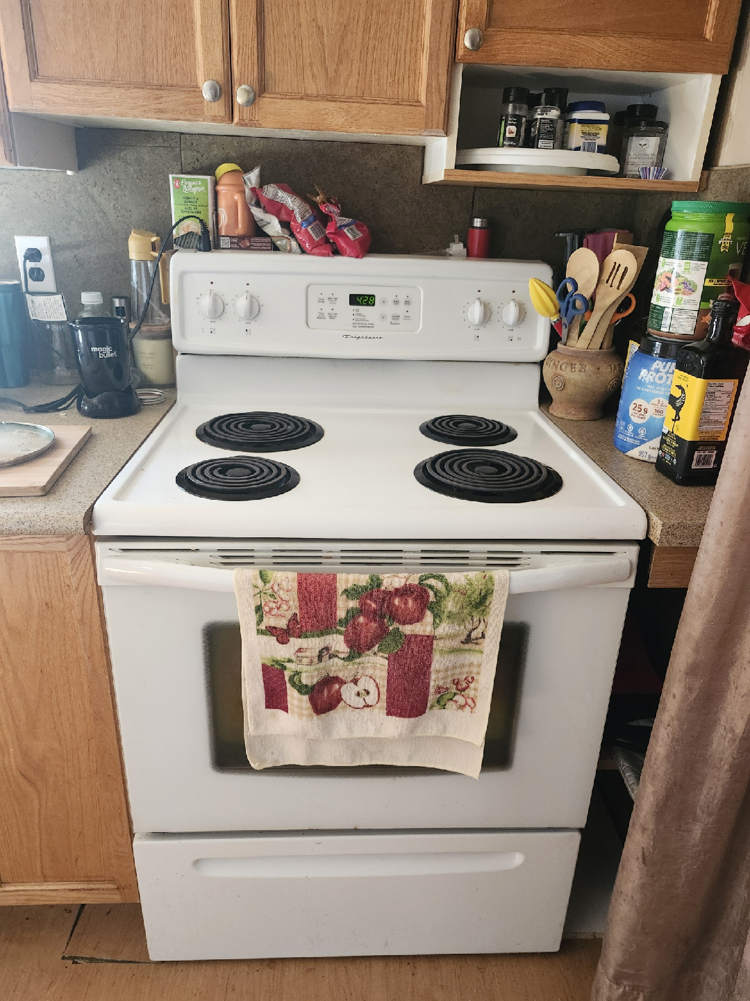 Frigidaire Electric Range - White - photo 2