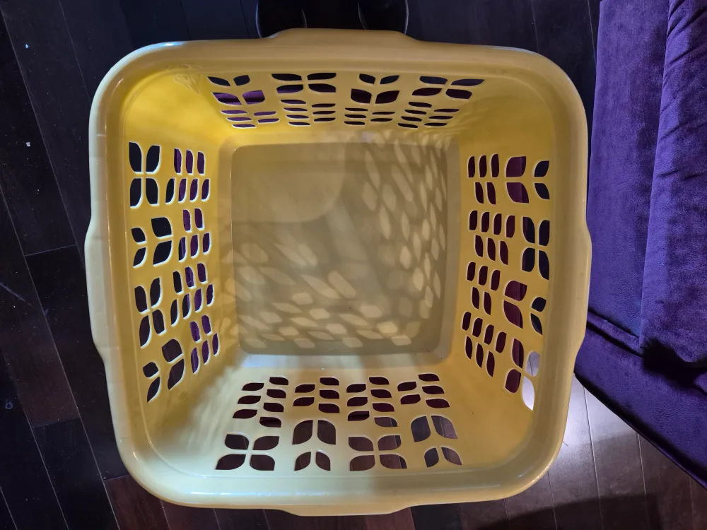 Yellow Plastic Laundry Basket image indicator(2)