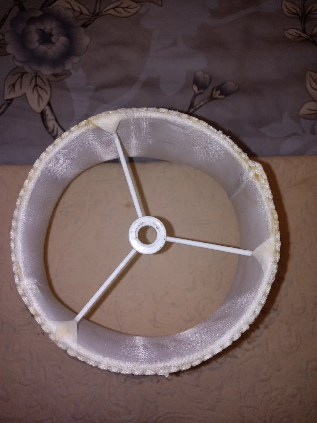 Lamp Shade With Fringes image indicator(3)