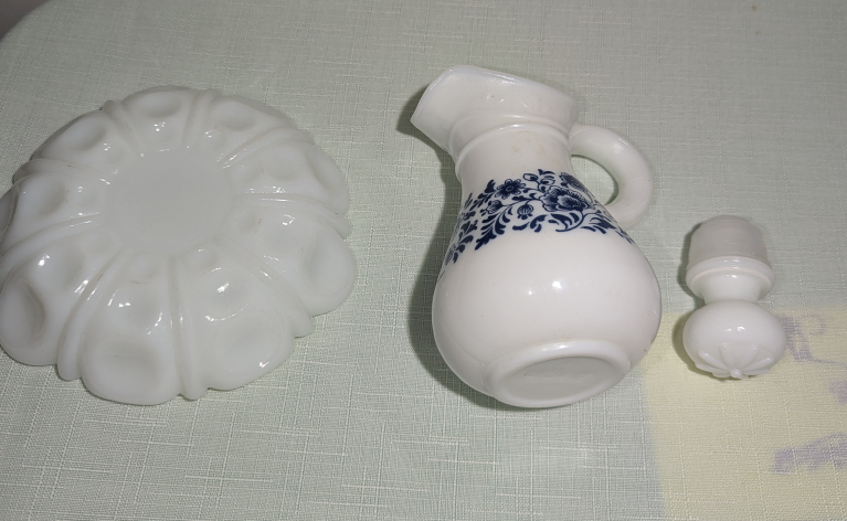 Vintage Avon Blue Floral Milk Glass Pitcher - photo 3