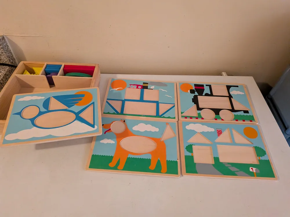 Melissa & Doug Shape Sorting Wooden Puzzles image indicator(2)