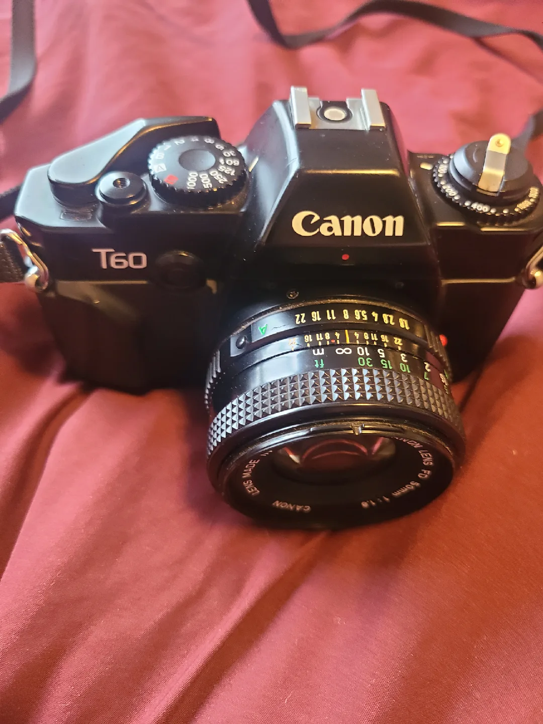Canon T60 35mm Film Camera with 50mm Lens image indicator(3)