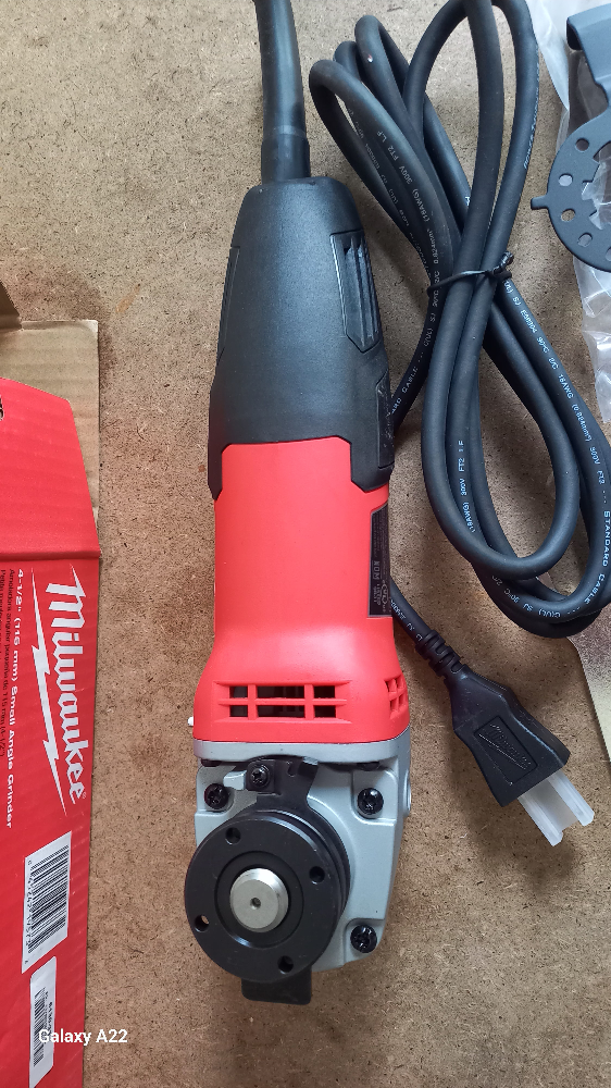 NEW Milwaukee 4.5" Sander- Grinder - photo 4