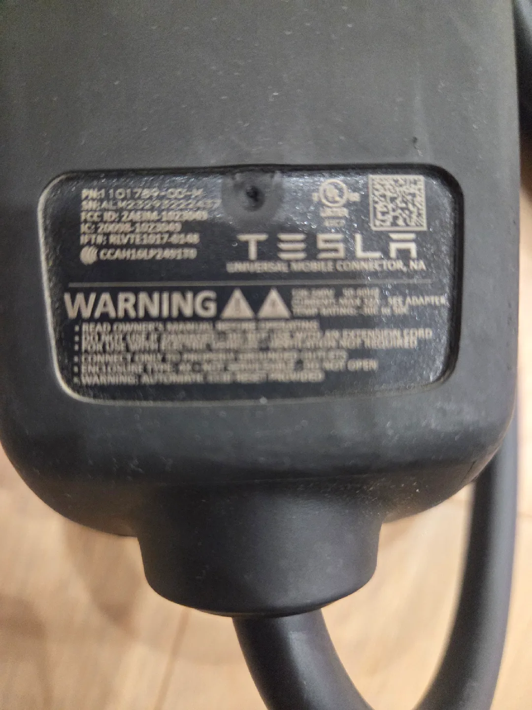 Tesla Universal Mobile Connector image indicator(3)