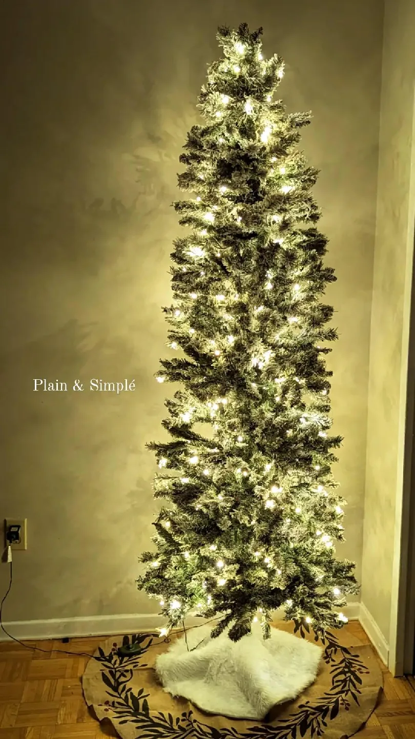 Pre-Lit Christmas Tree thumbnail