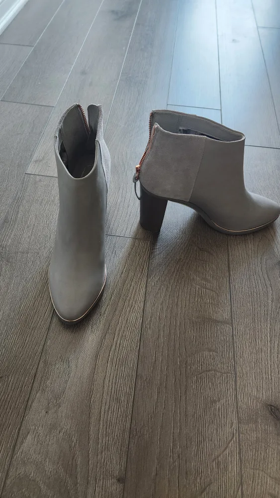 Ted Baker Grey Ankle Boots Size 9.5 thumbnail