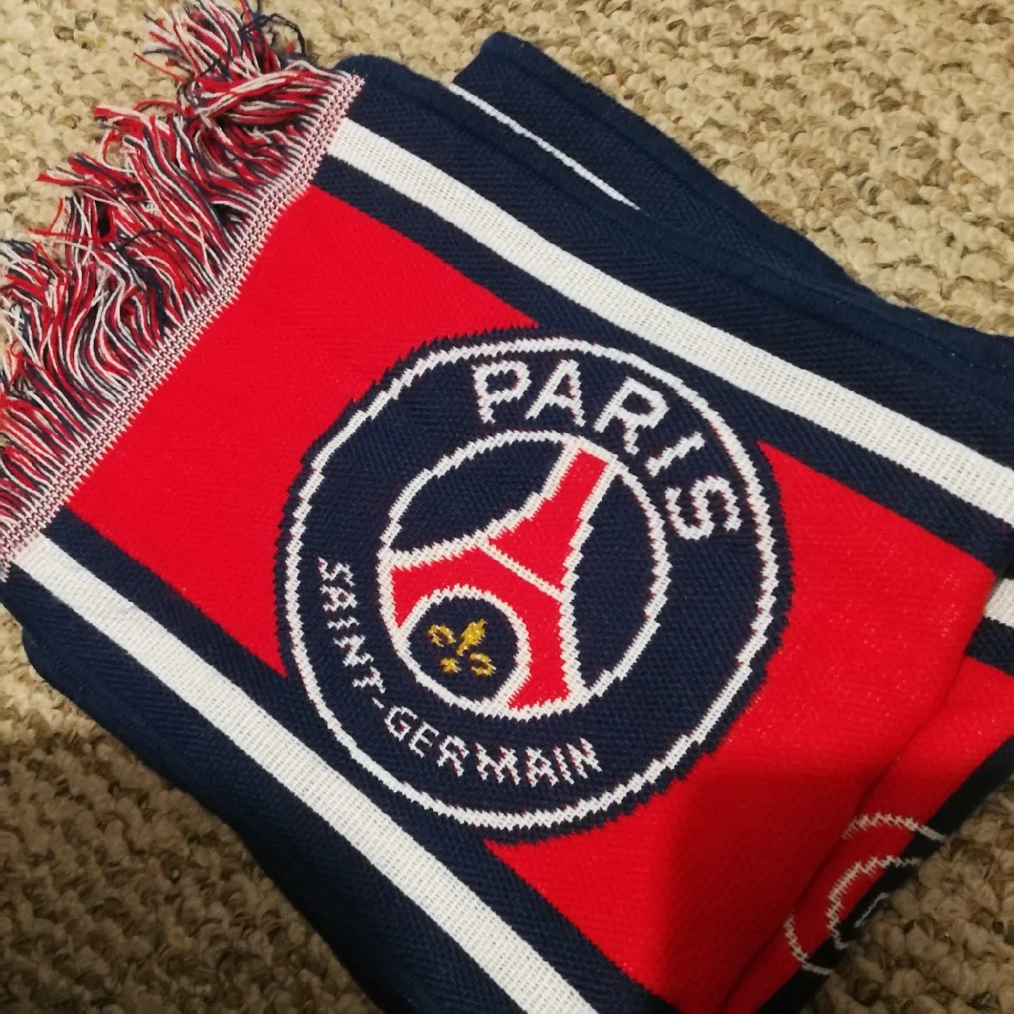Paris Saint-Germain Scarf thumbnail