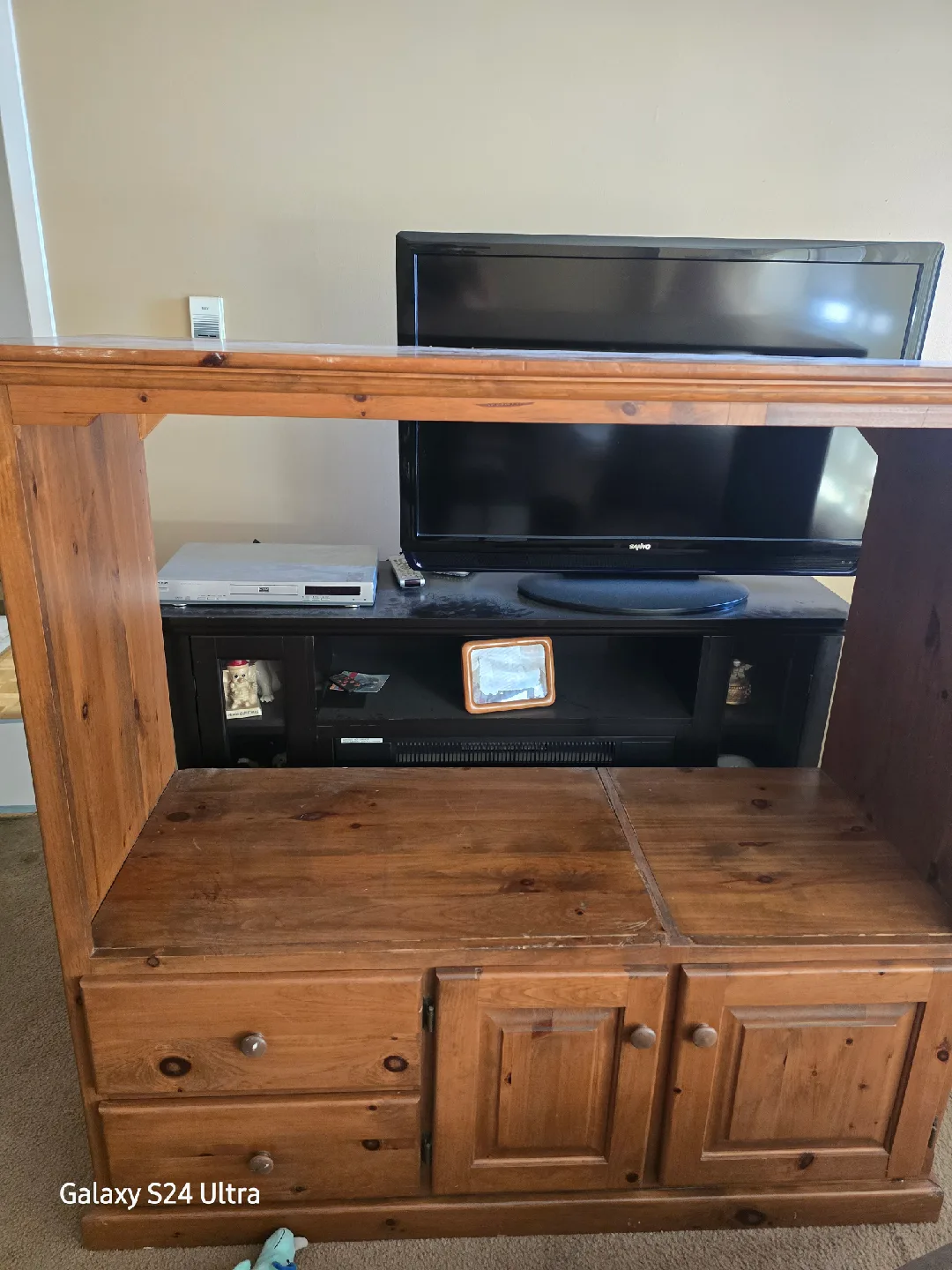 Wooden TV Stand/Entertainment Unit image indicator(2)