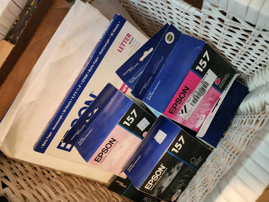 Epson Stylus Photo R3000 Printer + Ink Cartridges image indicator(3)