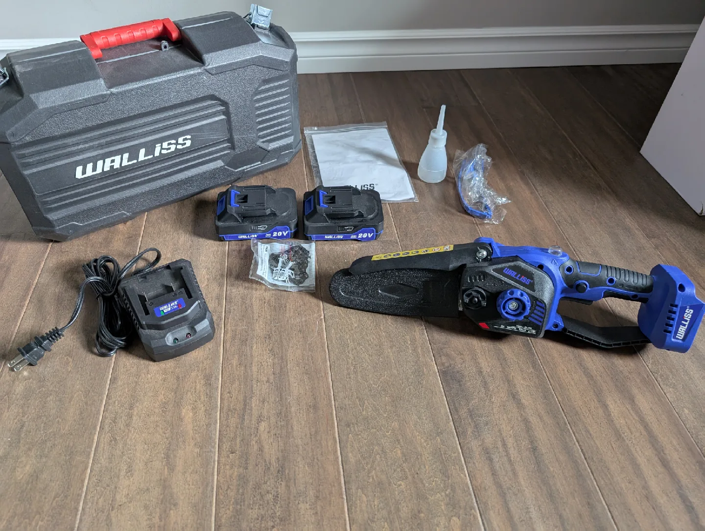 Brand New 20V Mini Chainsaw For Sale image indicator(4)