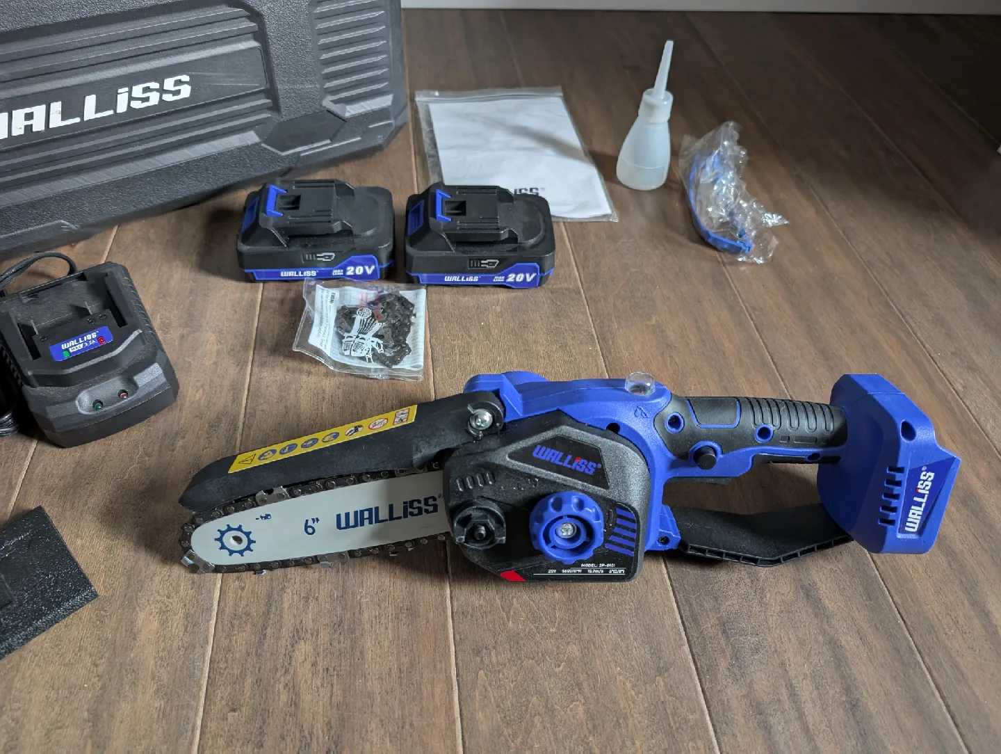 Brand New 20V Mini Chainsaw For Sale image indicator(5)