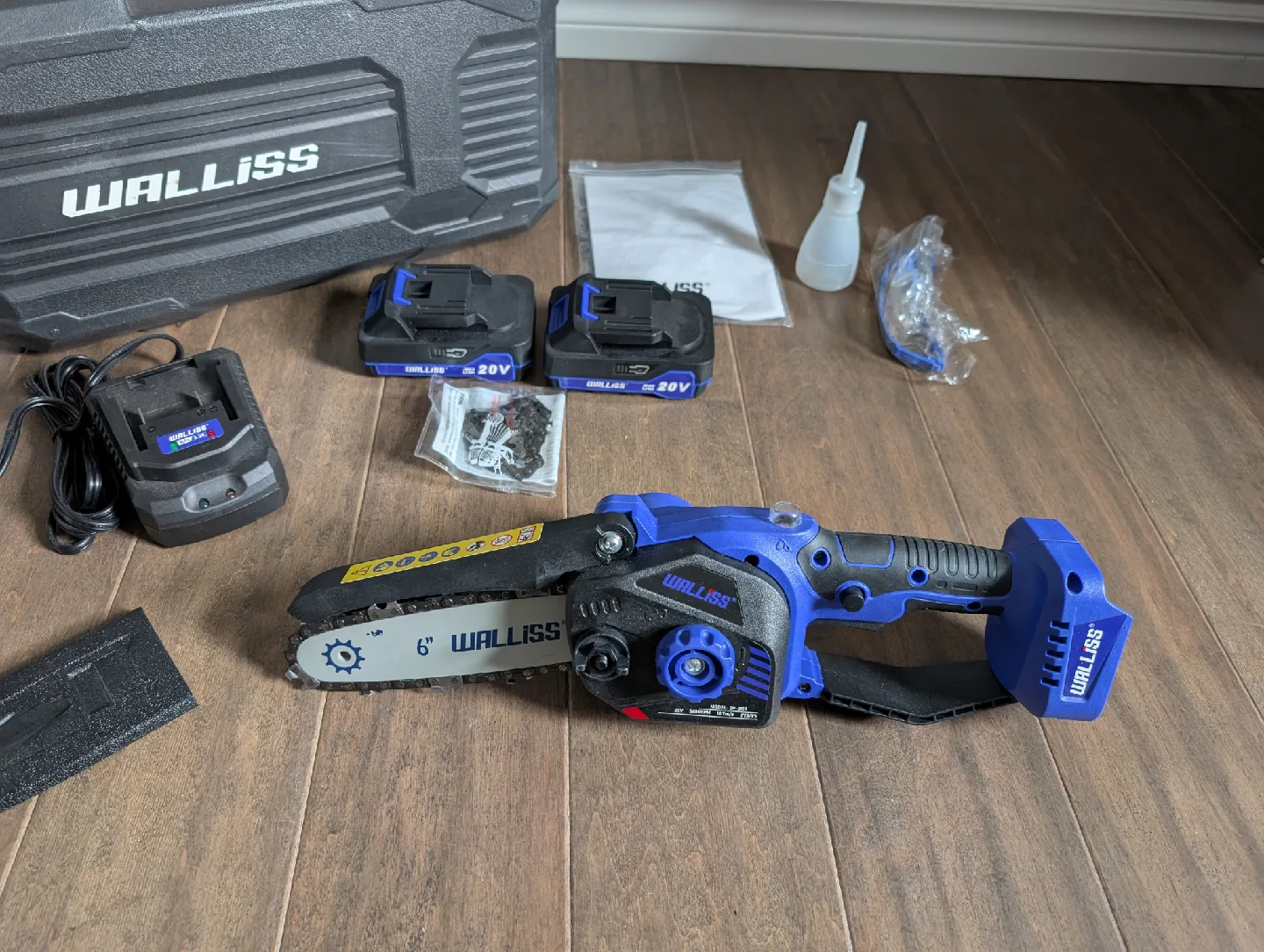 Brand New 20V Mini Chainsaw For Sale image indicator(6)