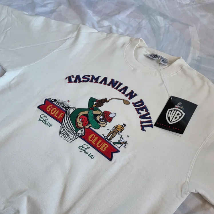 🆕WB Vintage Beige Tasmanian Devil Sweater image indicator(2)