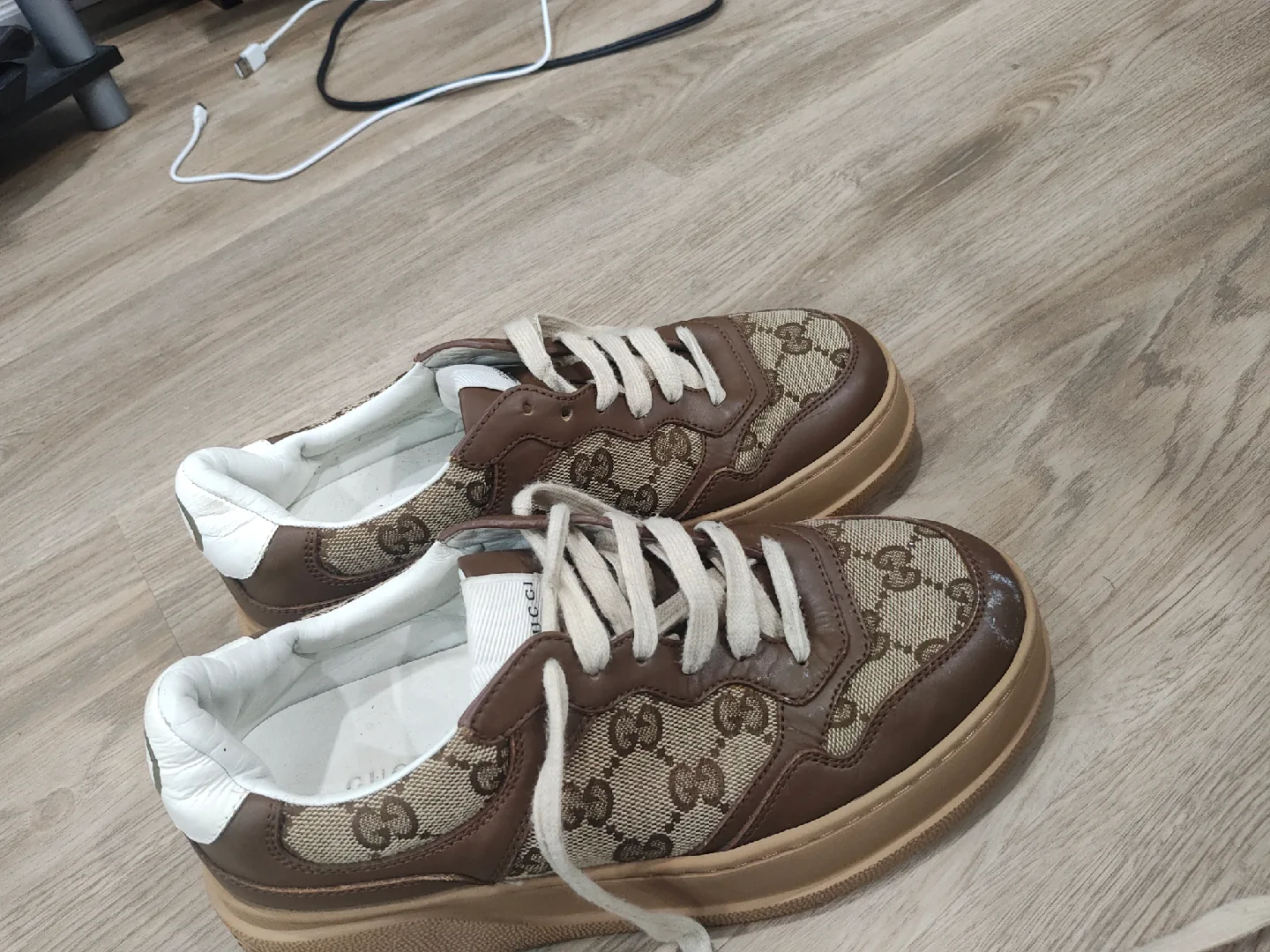 Gucci Brown Sneakers Size 38 image indicator(2)