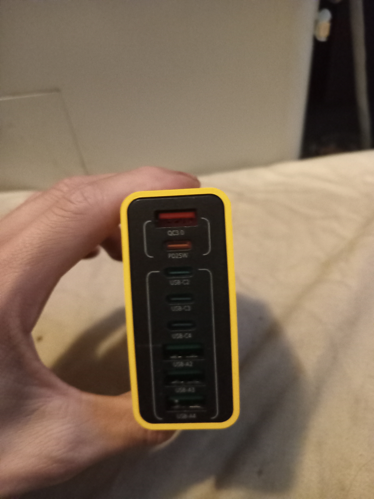 Yellow Fast Charger Adapter With 8 Ports ( 4 USB & 4 USB-C) - photo 3