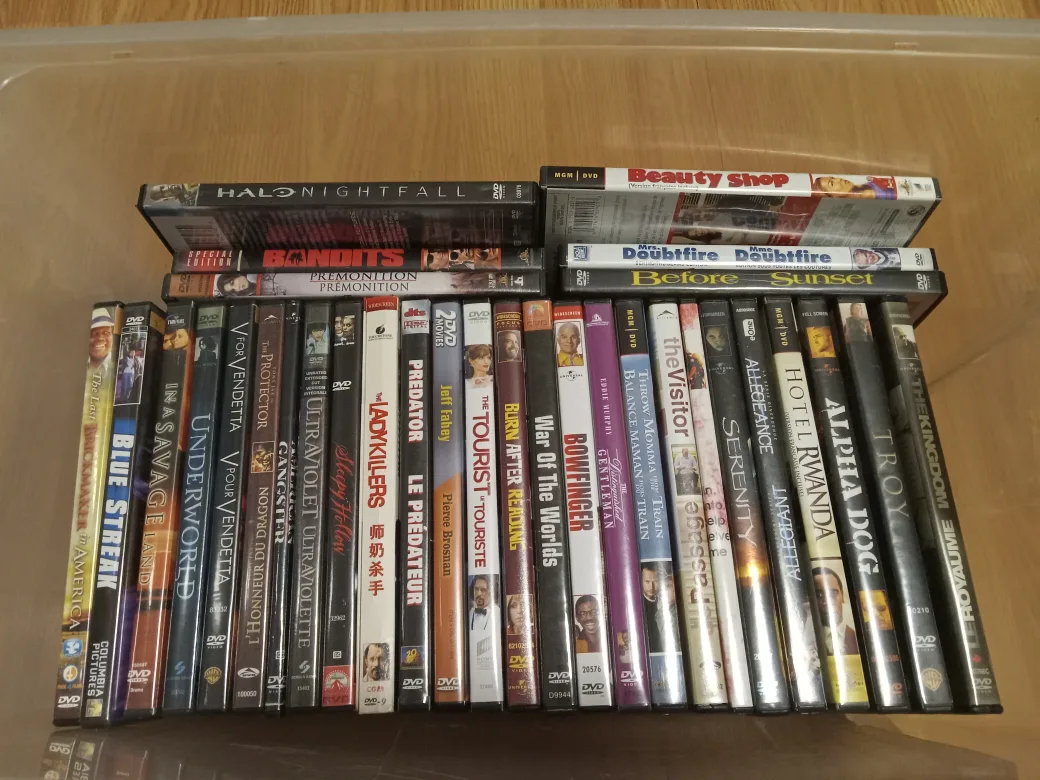 DVD Movies Bundle thumbnail