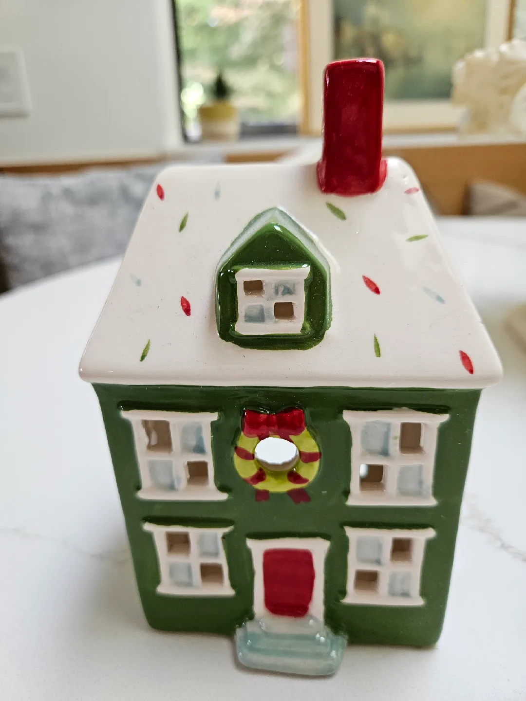 Ceramic Christmas House Tealight Holder image indicator(3)