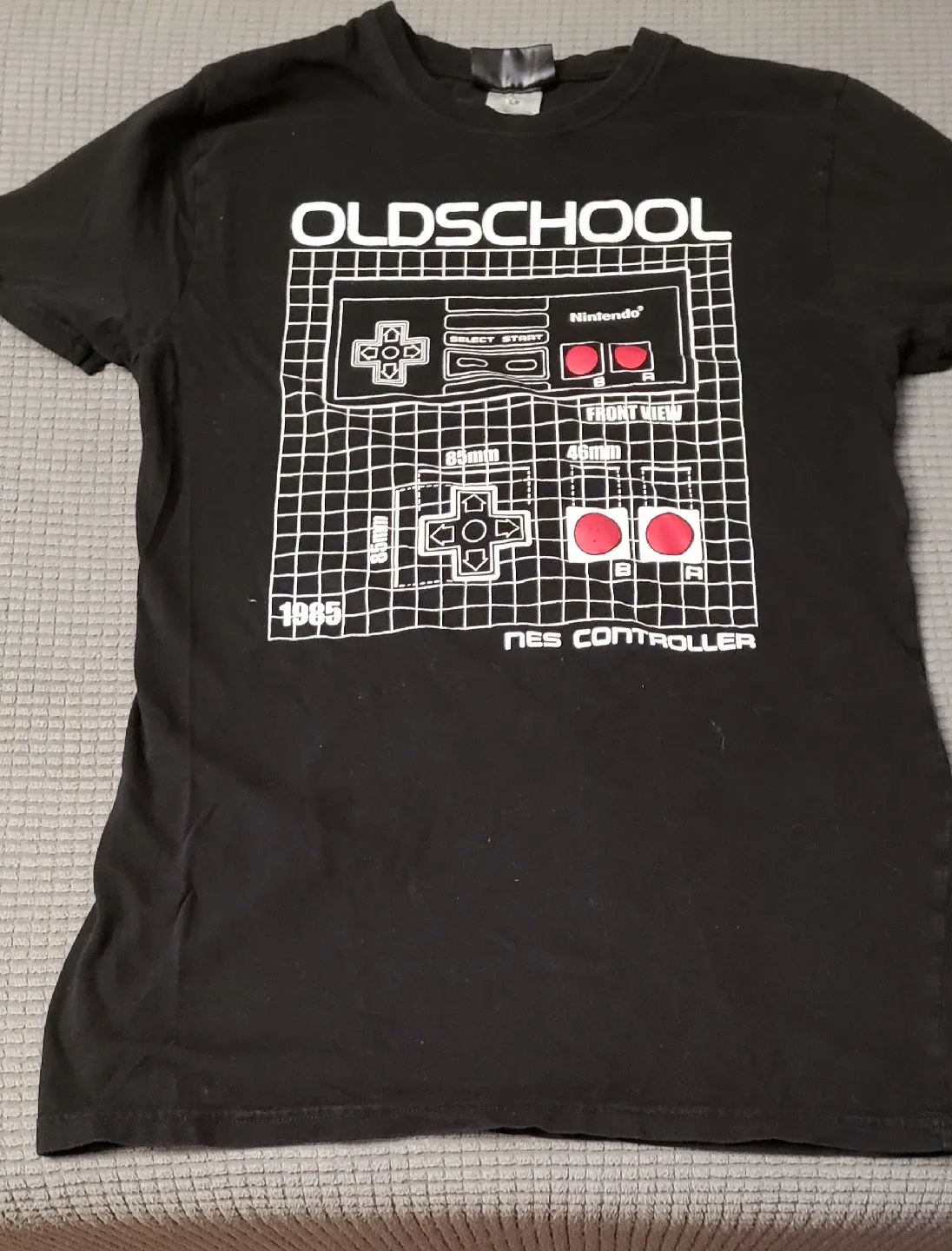 🥕Oldschool Nintendo NES Controller Black T-Shirt thumbnail