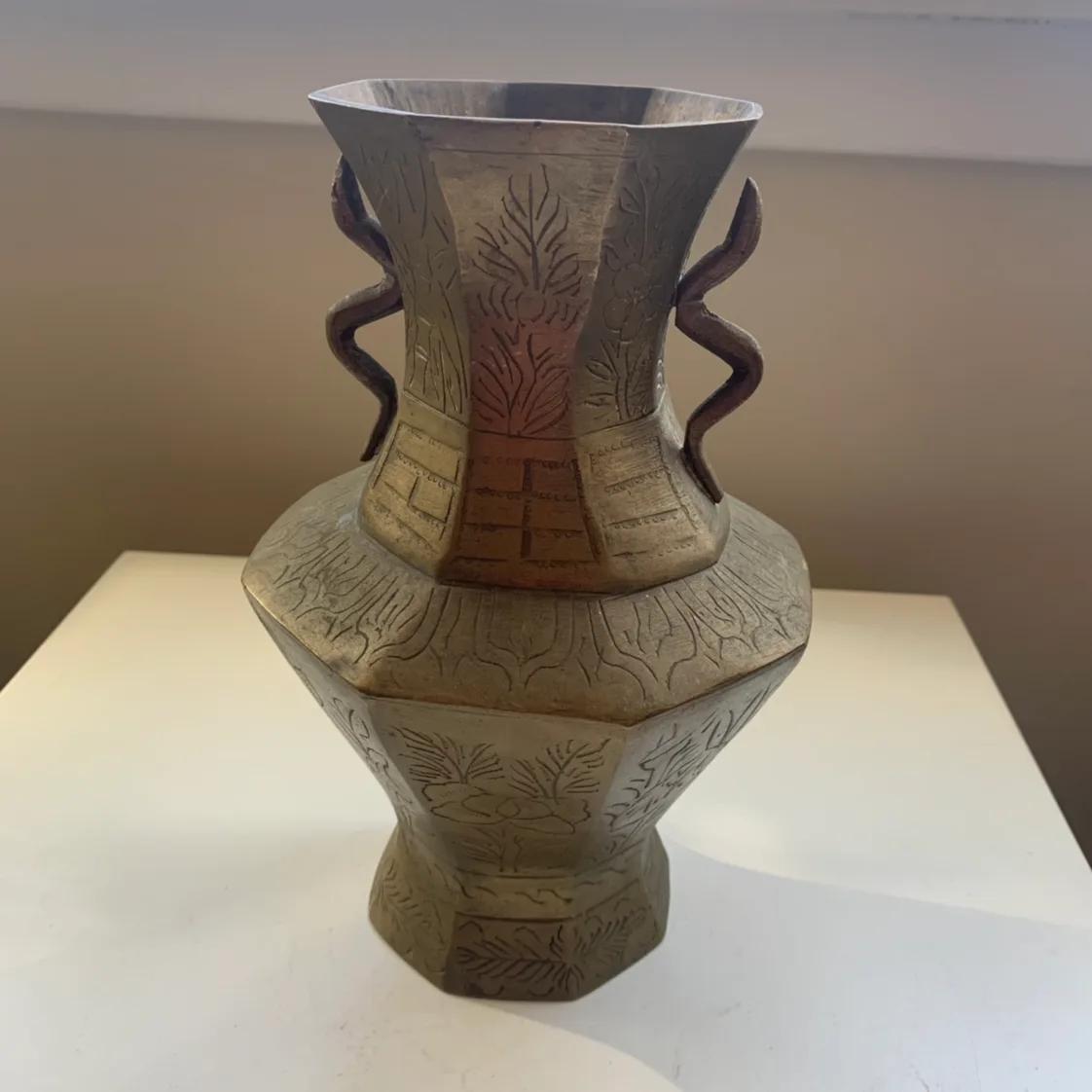 Vintage vase thumbnail