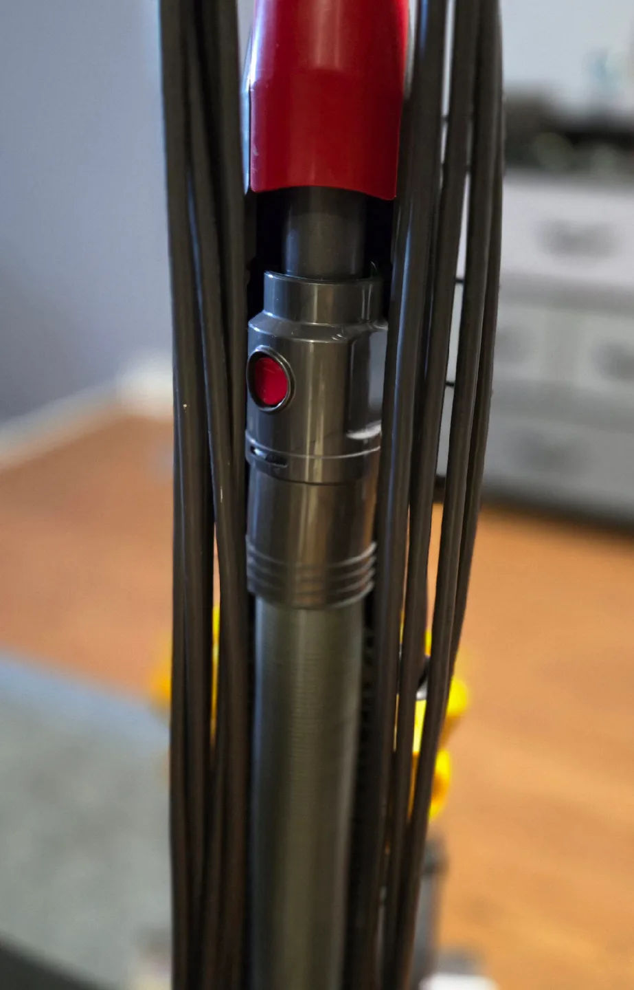Dyson DC66 Vacuum image indicator(6)