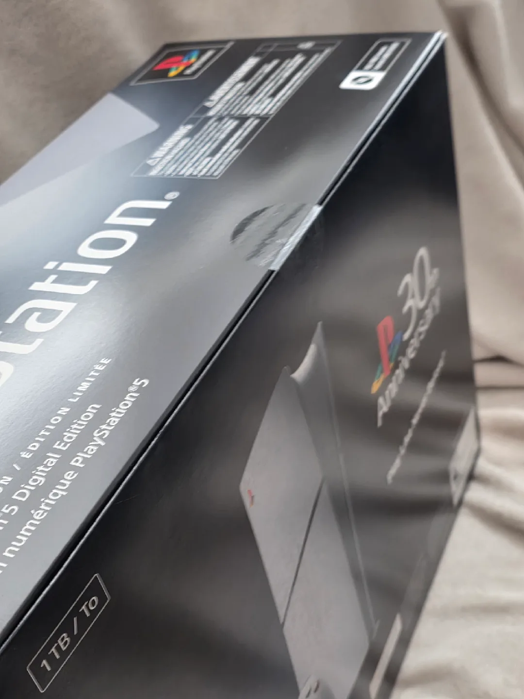 PS5 30th Anniversary console digital edition image indicator(2)