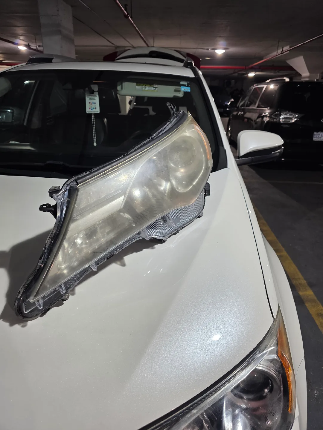 Toyota Rav4 Headlight Assembly image indicator(2)