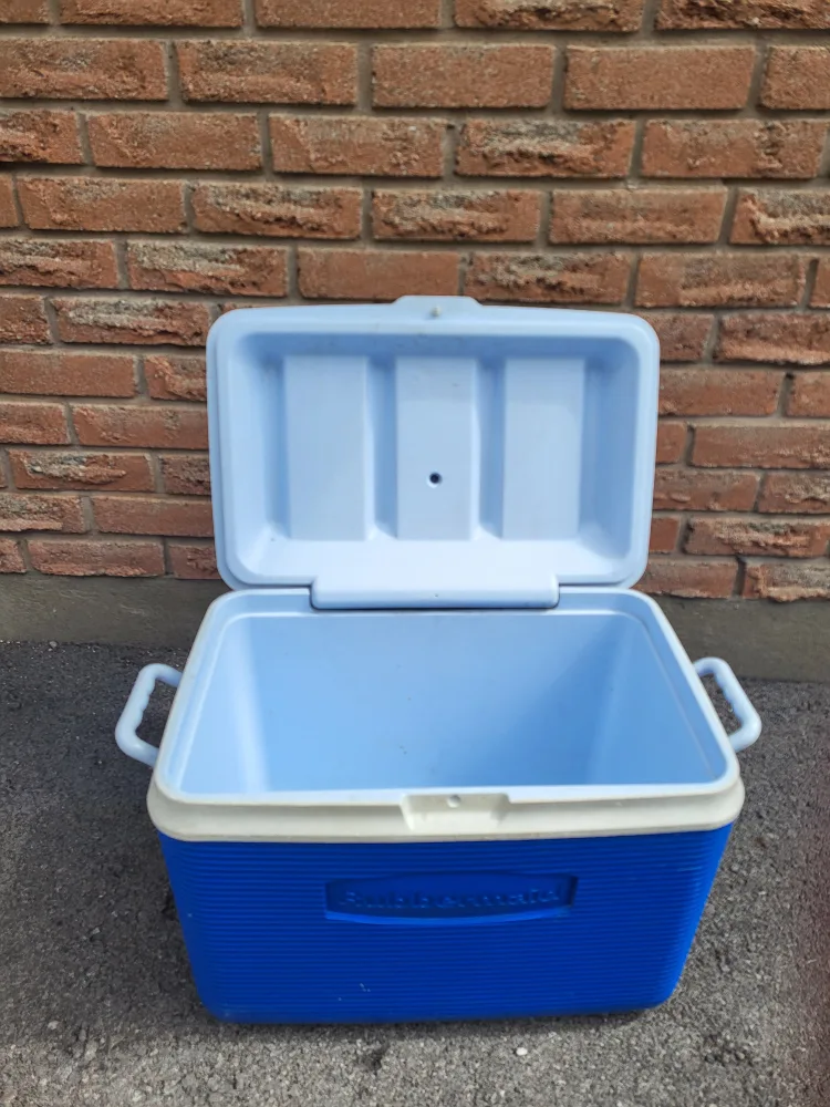 Rubbermaid Blue Cooler thumbnail