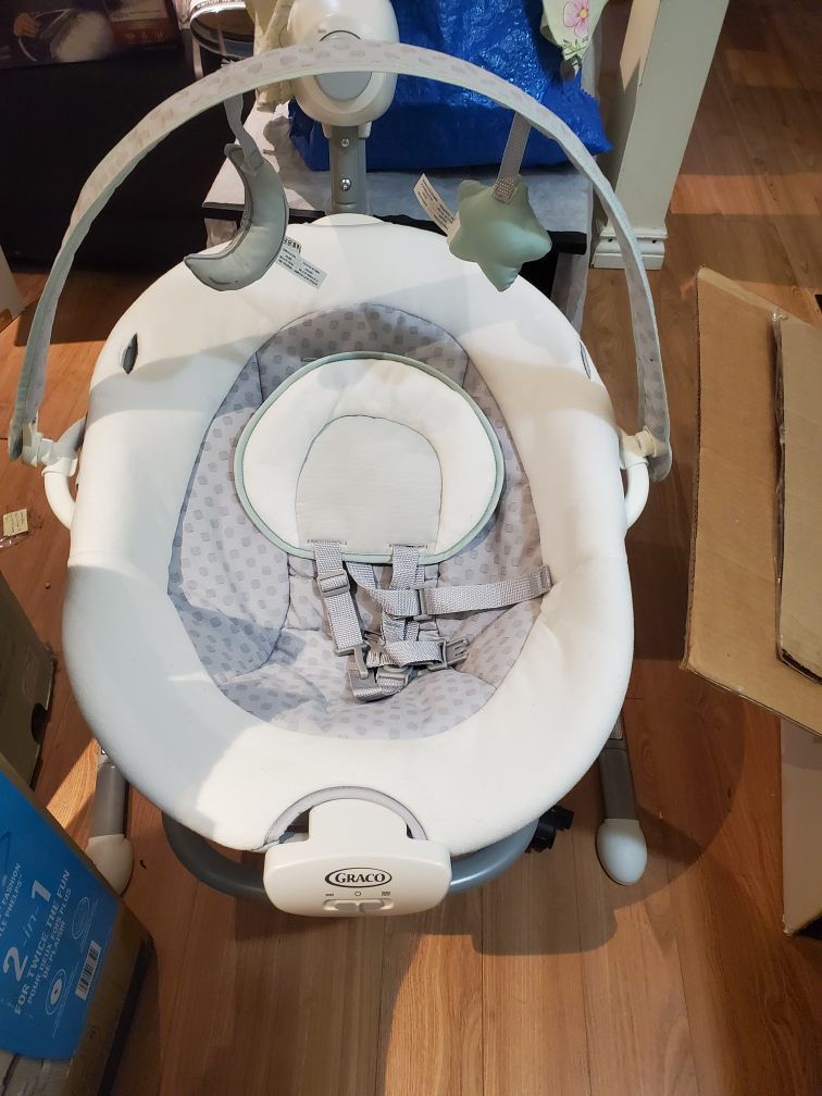Graco Soothe 'N Sway Swing with Portable Rocker