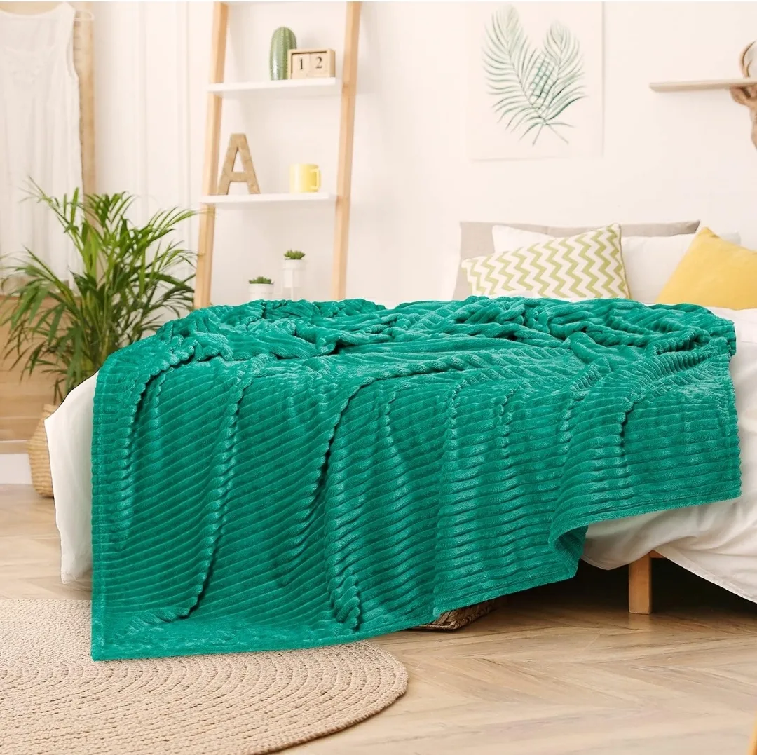 Green Fleece Blanket image indicator(2)